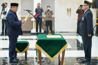 Gubernur Edy Kukuhkan Kwinhatmaka Jadi Kepala Perwakilan BPKP Provinsi Riau 